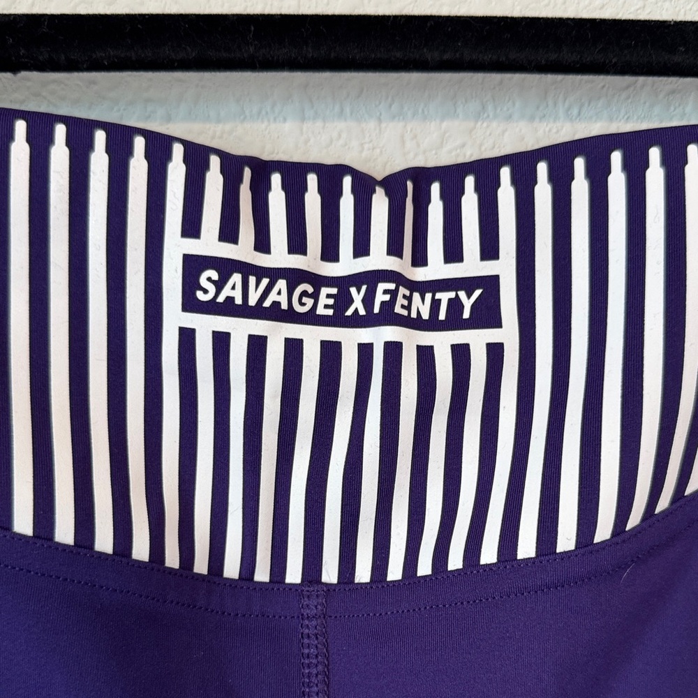 Savage X Fenty Leggings in Vibrant Purple - Picture 2 of 4